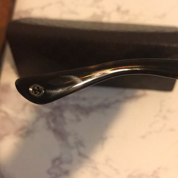 Authentic Gucci tortoise shell Sunglasses - Picture 5 of 9